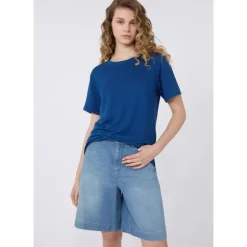 Basic T-shirt