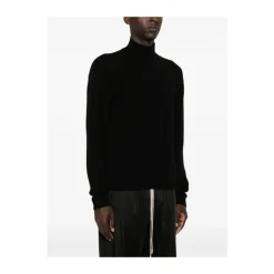 Black Knitted Crew Neck Sweater