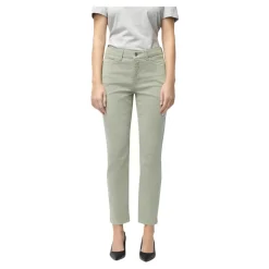 Dream Chic Cropped Jeans