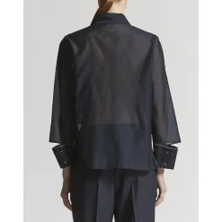 Woman shirt